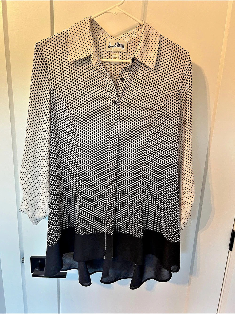 Joseph Ribkoff Polka Dot Blouse in Black & White Size Medium Like New